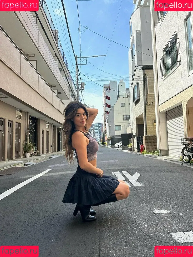 Chloe Sasha / chloe.sasha / chloesasha21 Onlyfans Photo Gallery 