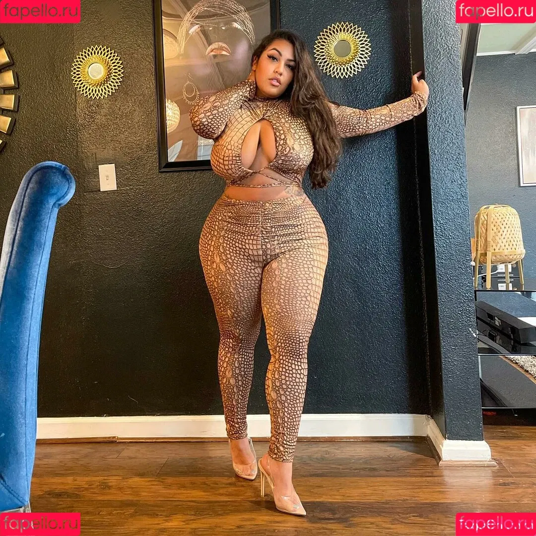 Hispanic / Latina Women / dianaMriveraa / dianamrivera_ / dianariveraa Onlyfans Photo Gallery 