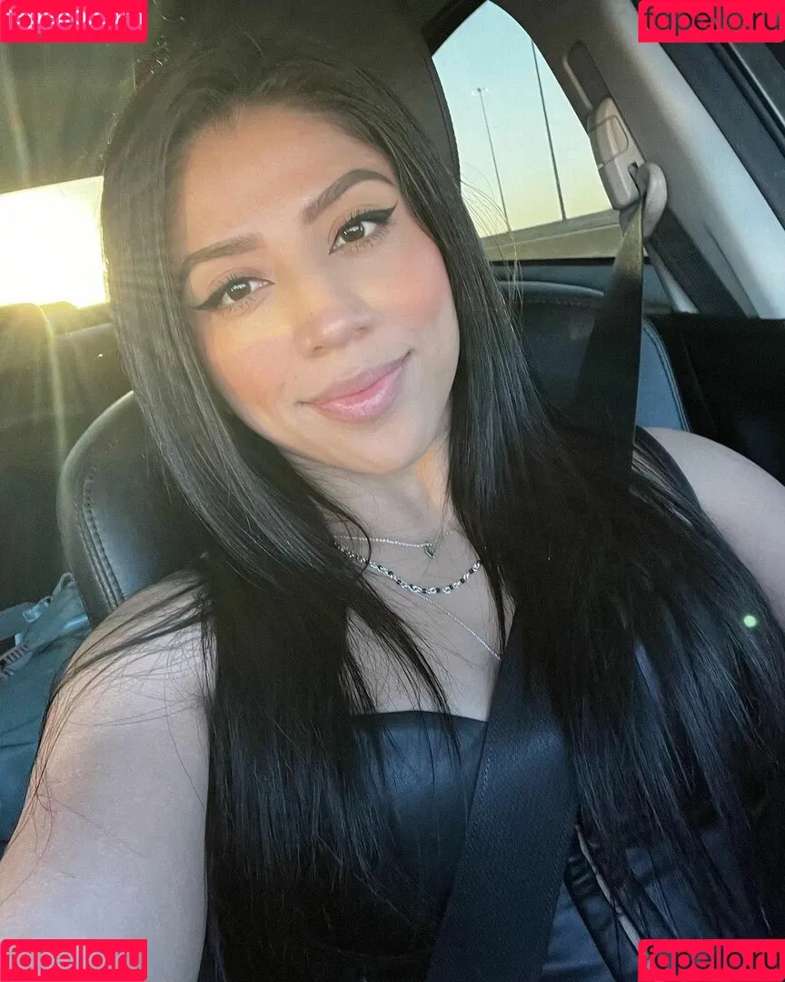 Hispanic / Latina Women / dianaMriveraa / dianamrivera_ / dianariveraa Onlyfans Photo Gallery 