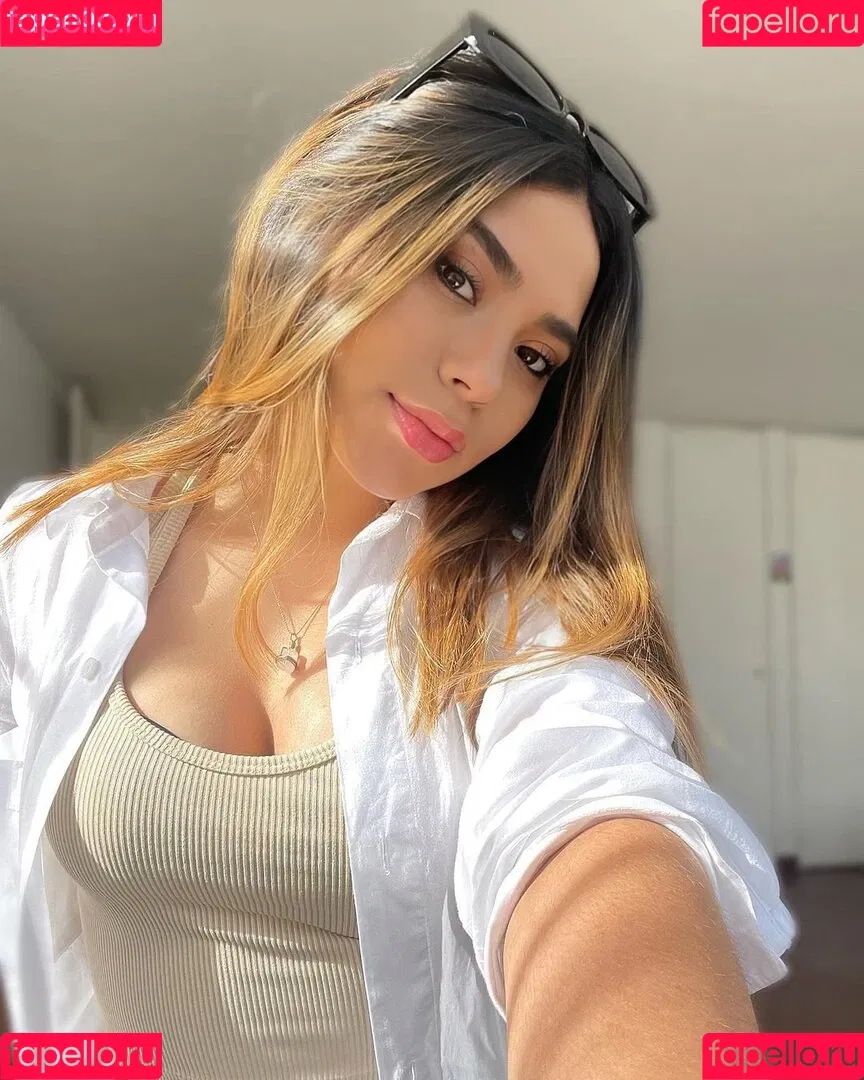 Hispanic / Latina Women / dianaMriveraa / dianamrivera_ / dianariveraa Onlyfans Photo Gallery 