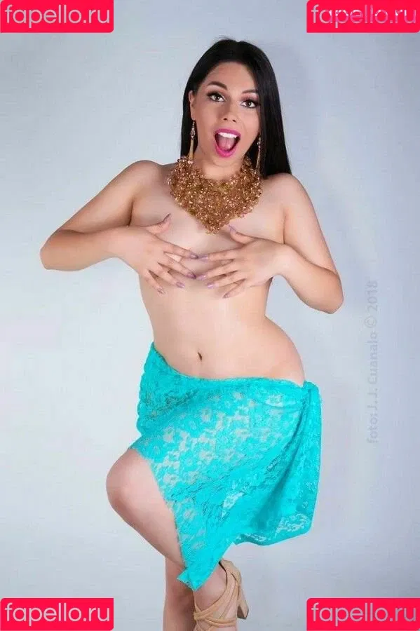 Hispanic / Latina Women / dianaMriveraa / dianamrivera_ / dianariveraa Onlyfans Photo Gallery 