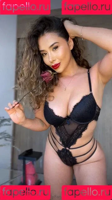 Hispanic / Latina Women / dianaMriveraa / dianamrivera_ / dianariveraa Onlyfans Photo Gallery 