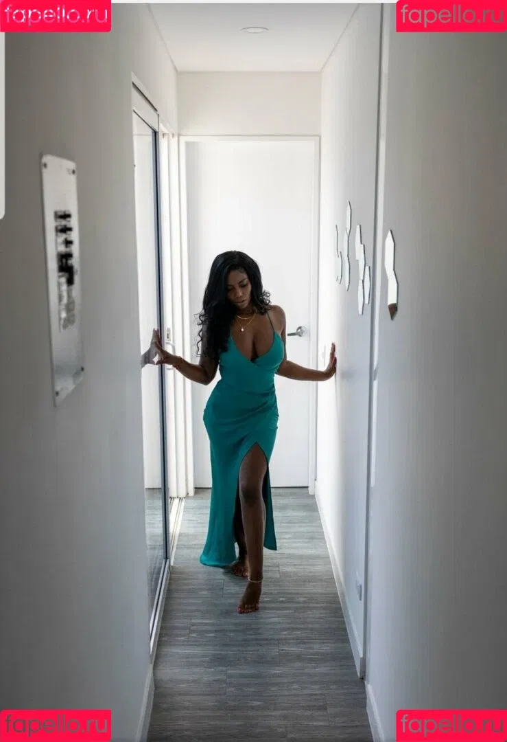 Hispanic / Latina Women / dianaMriveraa / dianamrivera_ / dianariveraa Onlyfans Photo Gallery 