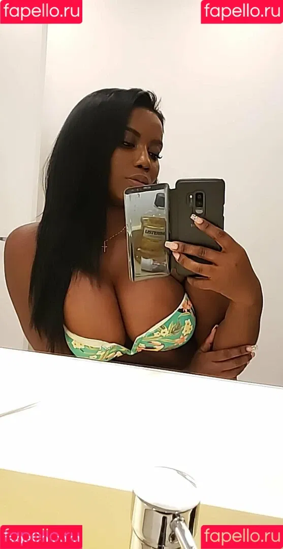 Hispanic / Latina Women / dianaMriveraa / dianamrivera_ / dianariveraa Onlyfans Photo Gallery 