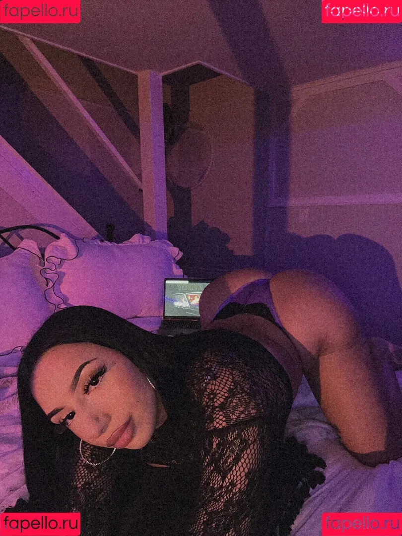 Hispanic / Latina Women / dianaMriveraa / dianamrivera_ / dianariveraa Onlyfans Photo Gallery 