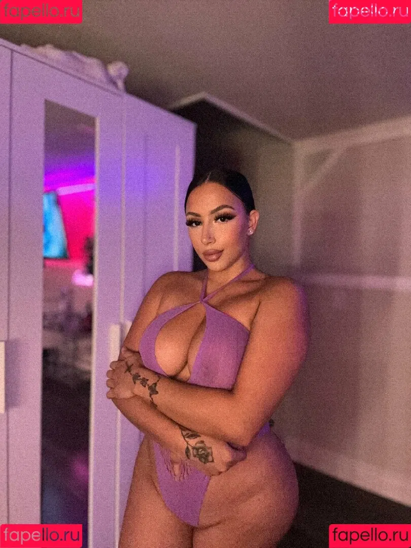 Hispanic / Latina Women / dianaMriveraa / dianamrivera_ / dianariveraa Onlyfans Photo Gallery 