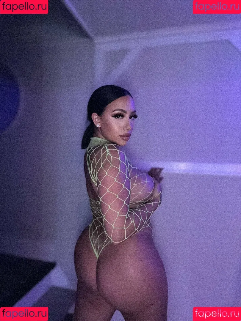 Hispanic / Latina Women / dianaMriveraa / dianamrivera_ / dianariveraa Onlyfans Photo Gallery 