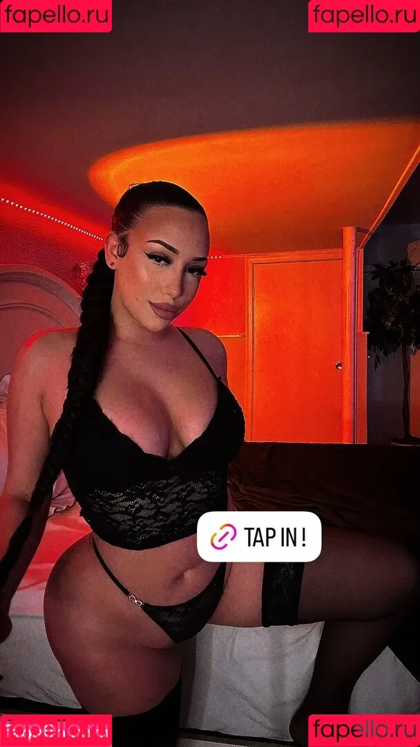 Hispanic / Latina Women / dianaMriveraa / dianamrivera_ / dianariveraa Onlyfans Photo Gallery 