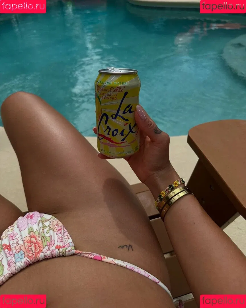 Hispanic / Latina Women / dianaMriveraa / dianamrivera_ / dianariveraa Onlyfans Photo Gallery 