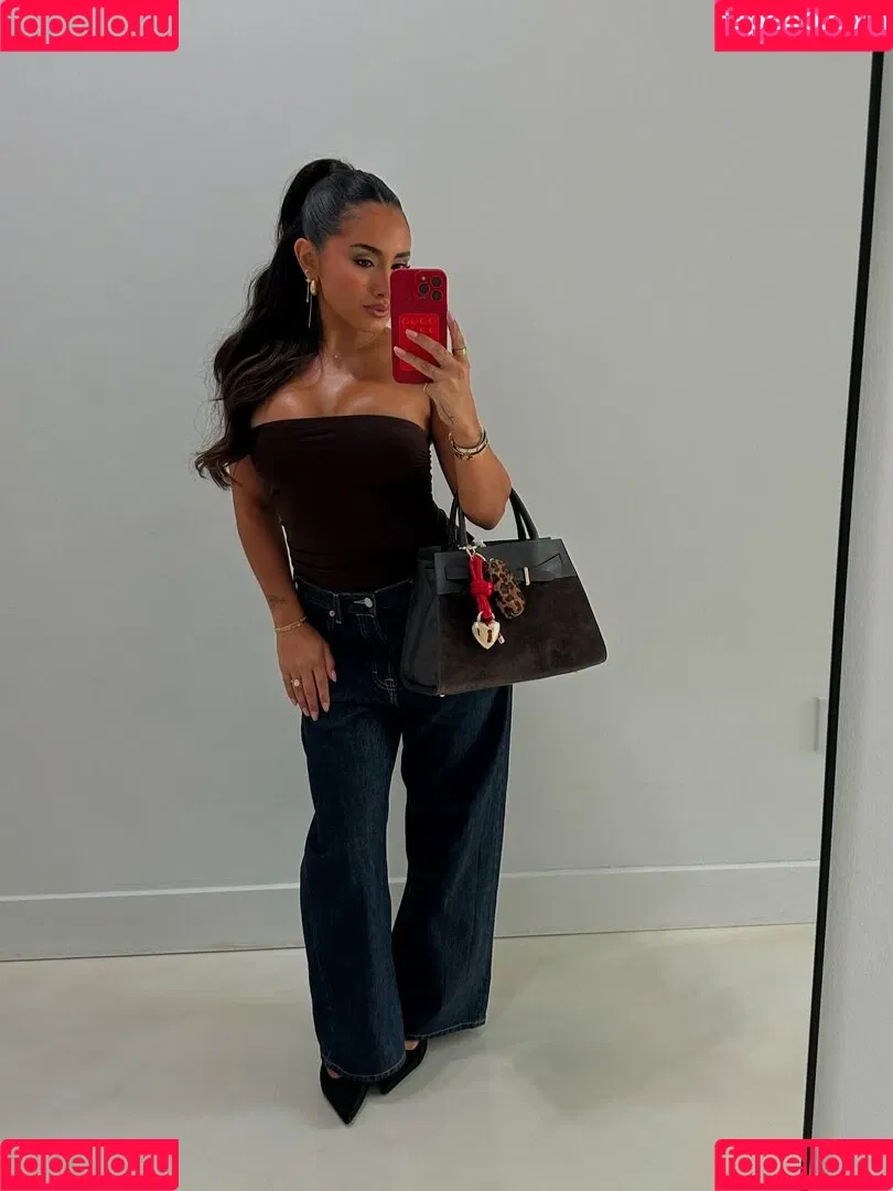 Hispanic / Latina Women / dianaMriveraa / dianamrivera_ / dianariveraa Onlyfans Photo Gallery 