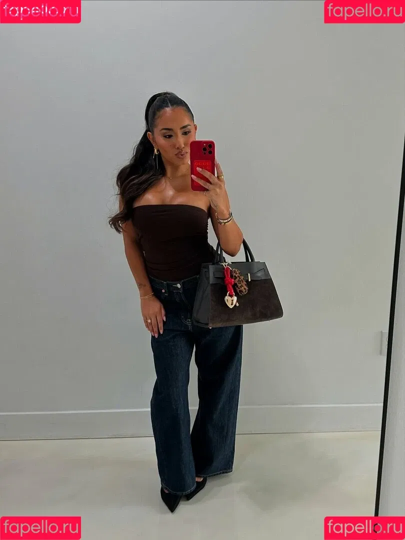 Hispanic / Latina Women / dianaMriveraa / dianamrivera_ / dianariveraa Onlyfans Photo Gallery 