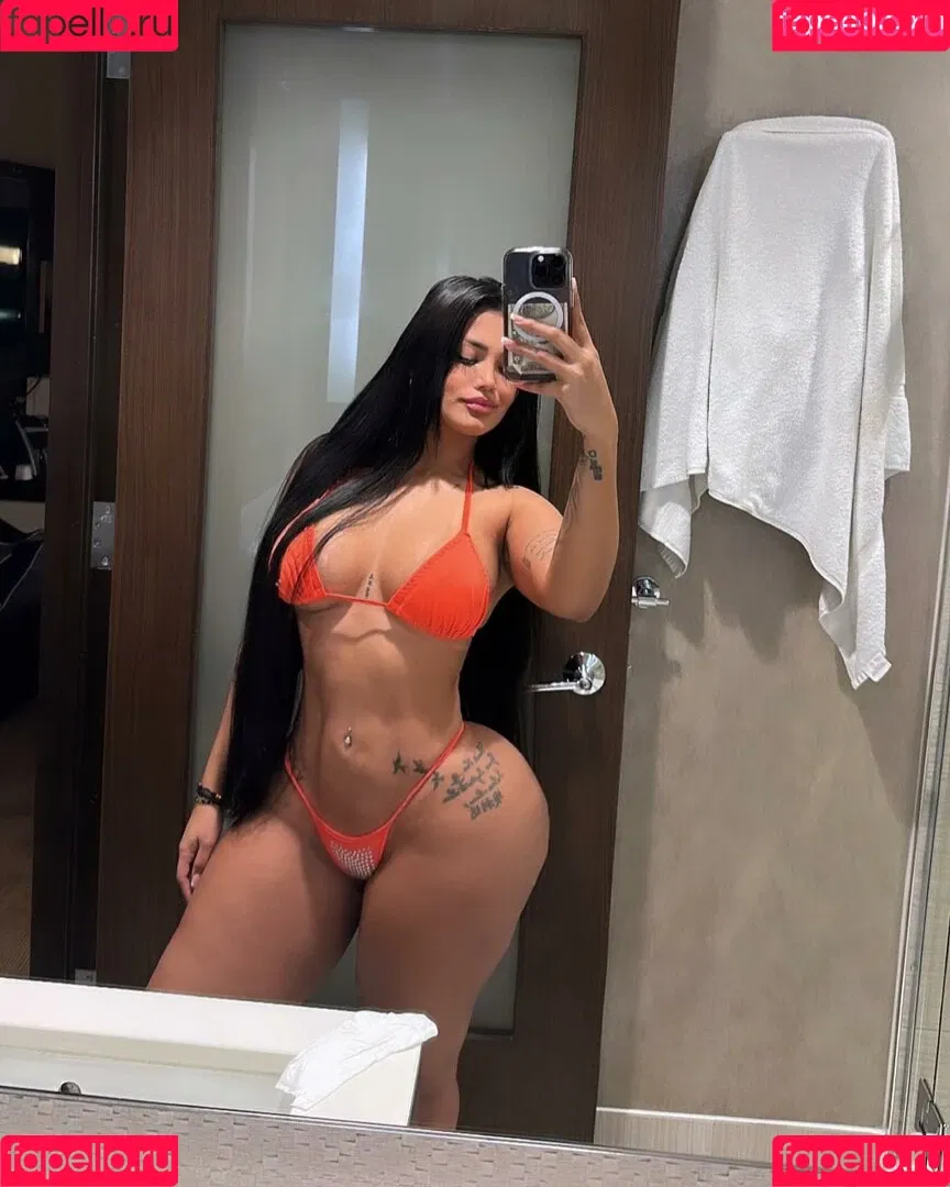 Hispanic / Latina Women / dianaMriveraa / dianamrivera_ / dianariveraa Onlyfans Photo Gallery 