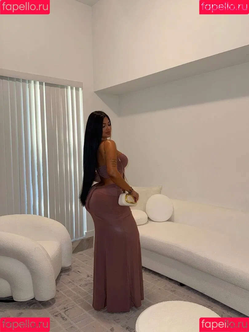 Hispanic / Latina Women / dianaMriveraa / dianamrivera_ / dianariveraa Onlyfans Photo Gallery 