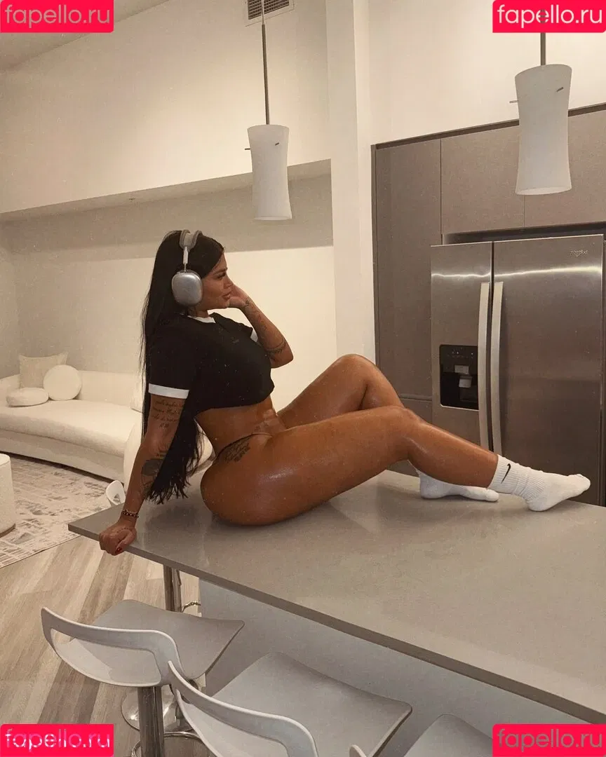 Hispanic / Latina Women / dianaMriveraa / dianamrivera_ / dianariveraa Onlyfans Photo Gallery 