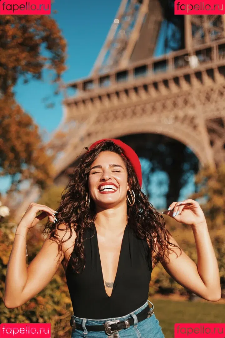 Hispanic / Latina Women / dianaMriveraa / dianamrivera_ / dianariveraa Onlyfans Photo Gallery 