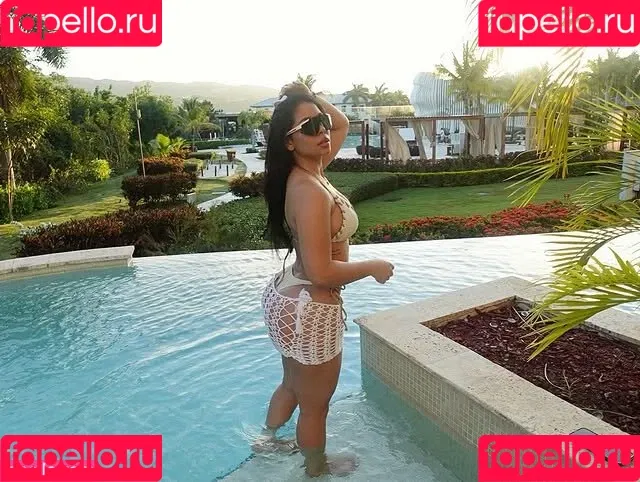 Hispanic / Latina Women / dianaMriveraa / dianamrivera_ / dianariveraa Onlyfans Photo Gallery 