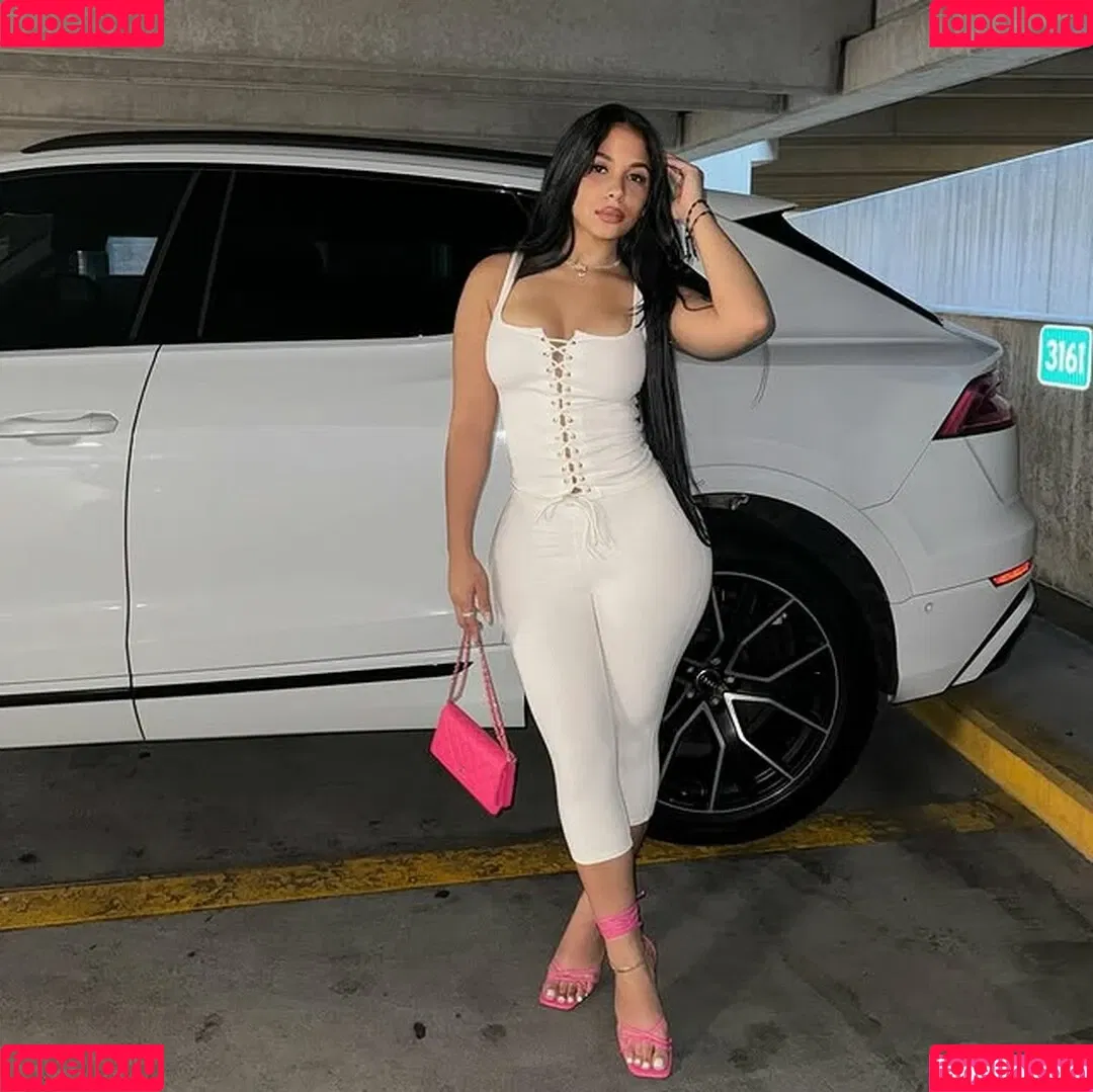 Hispanic / Latina Women / dianaMriveraa / dianamrivera_ / dianariveraa Onlyfans Photo Gallery 