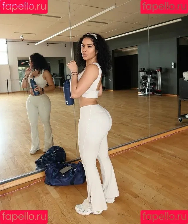 Hispanic / Latina Women / dianaMriveraa / dianamrivera_ / dianariveraa Onlyfans Photo Gallery 