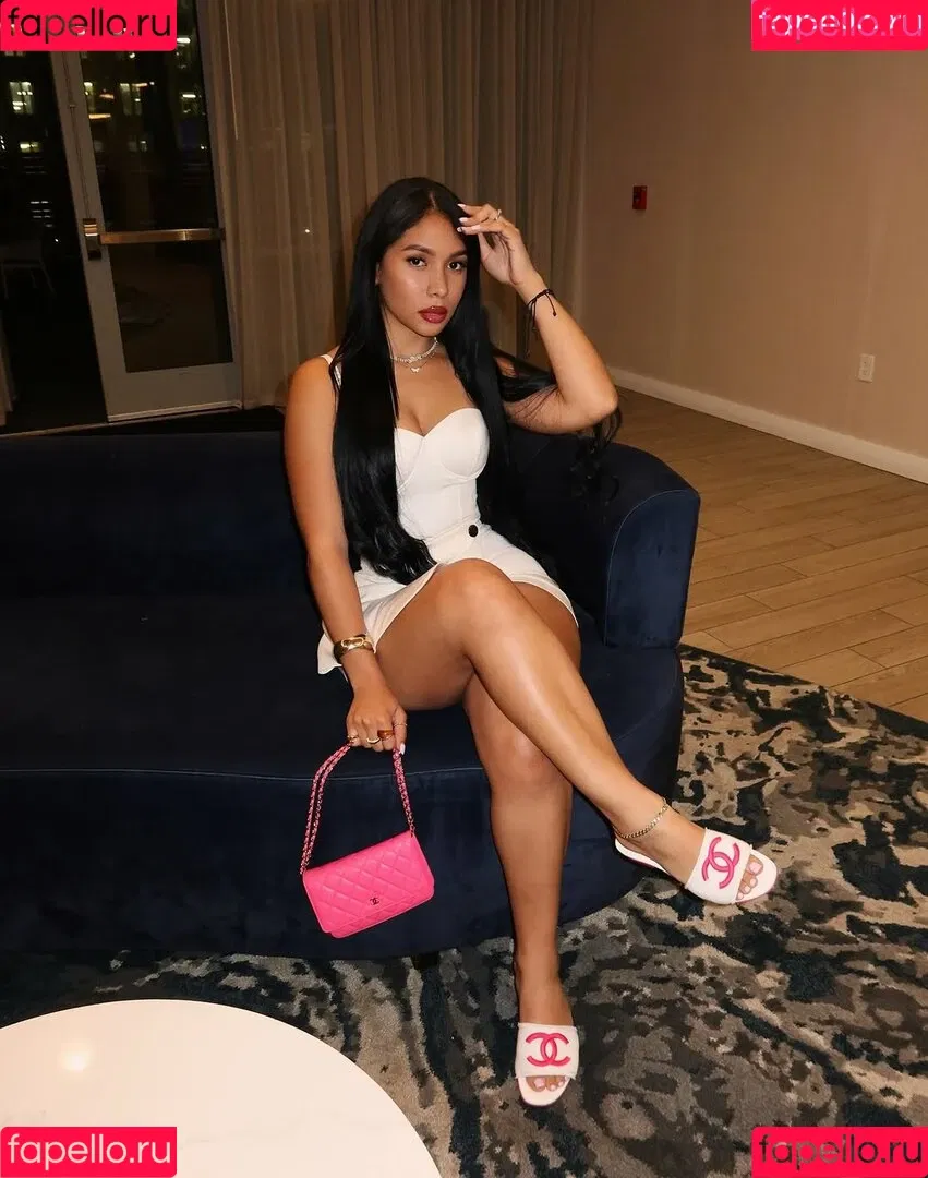 Hispanic / Latina Women / dianaMriveraa / dianamrivera_ / dianariveraa Onlyfans Photo Gallery 