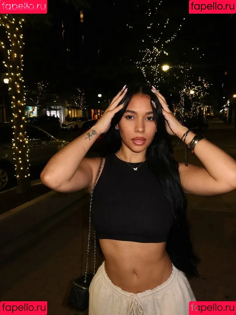 Hispanic / Latina Women / dianaMriveraa / dianamrivera_ / dianariveraa Onlyfans Photo Gallery 