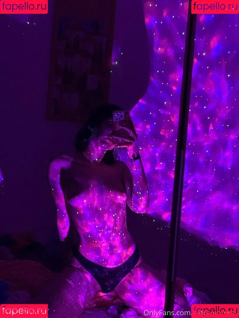 anthocyanic / ellieinsexy Onlyfans Photo Gallery 