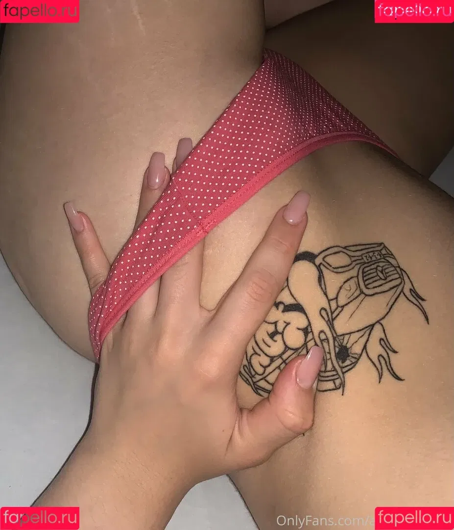 anthocyanic / ellieinsexy Onlyfans Photo Gallery 