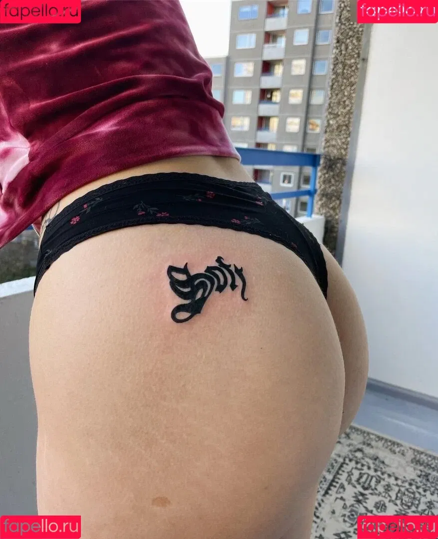 anthocyanic / ellieinsexy Onlyfans Photo Gallery 