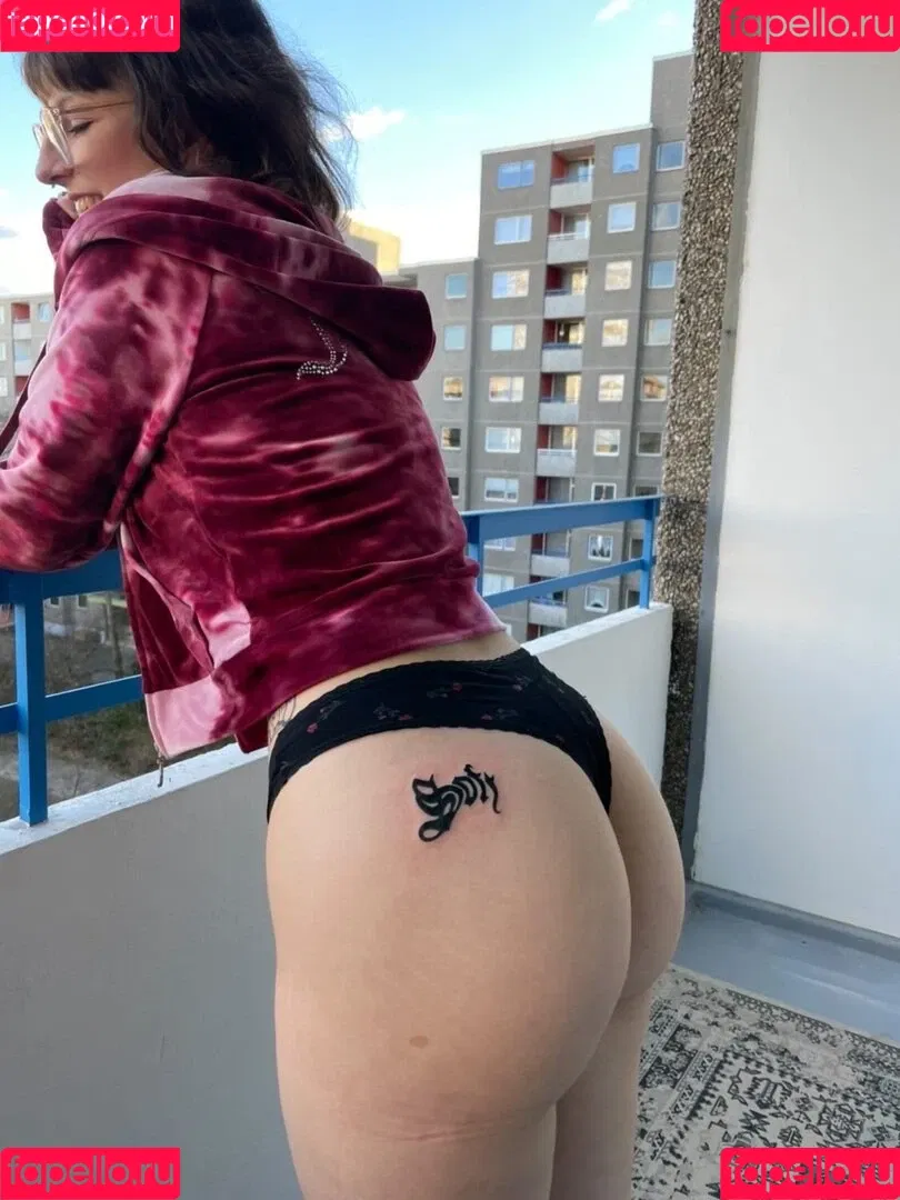 anthocyanic / ellieinsexy Onlyfans Photo Gallery 