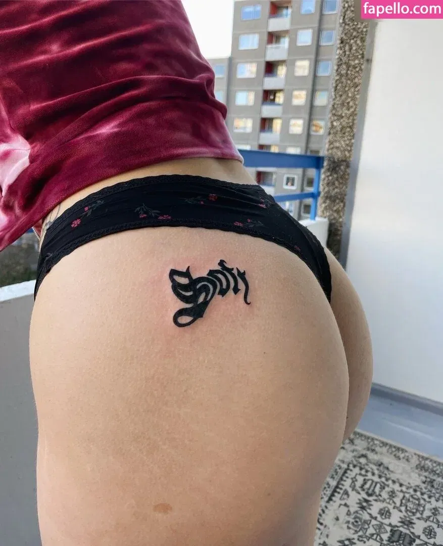 anthocyanic / ellieinsexy Onlyfans Photo Gallery 