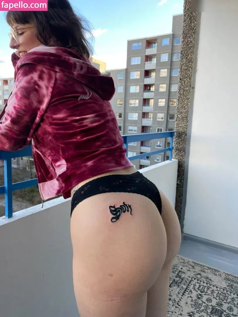 anthocyanic / ellieinsexy Onlyfans Photo Gallery 