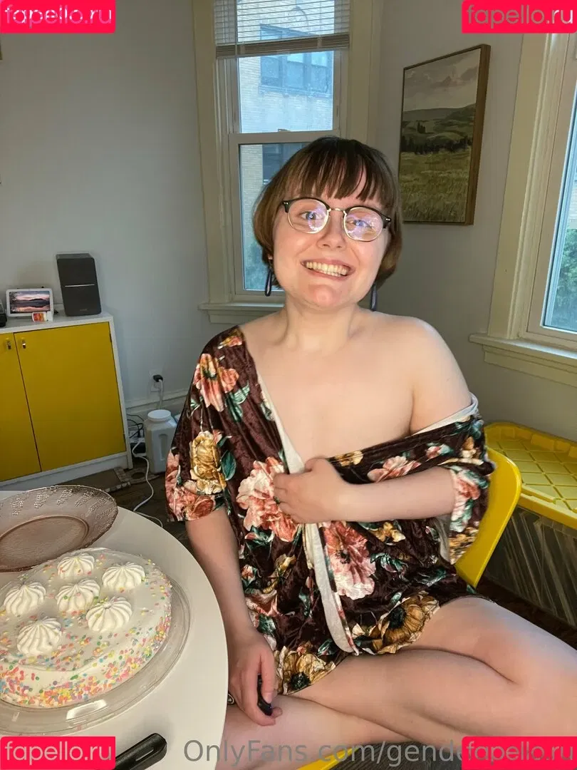 gendersmash / genderthrash Onlyfans Photo Gallery 