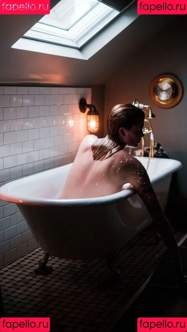 Ireland Baldwin / chloebaldwin... / irelandbasingerbaldwin Onlyfans Photo Gallery 