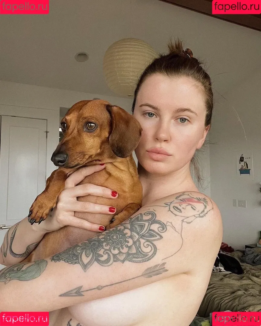 Ireland Baldwin / chloebaldwin... / irelandbasingerbaldwin Onlyfans Photo Gallery 