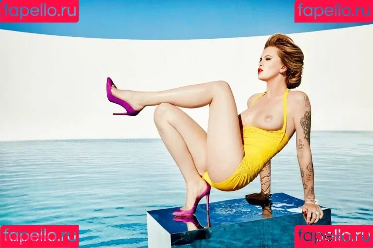 Ireland Baldwin / chloebaldwin... / irelandbasingerbaldwin Onlyfans Photo Gallery 