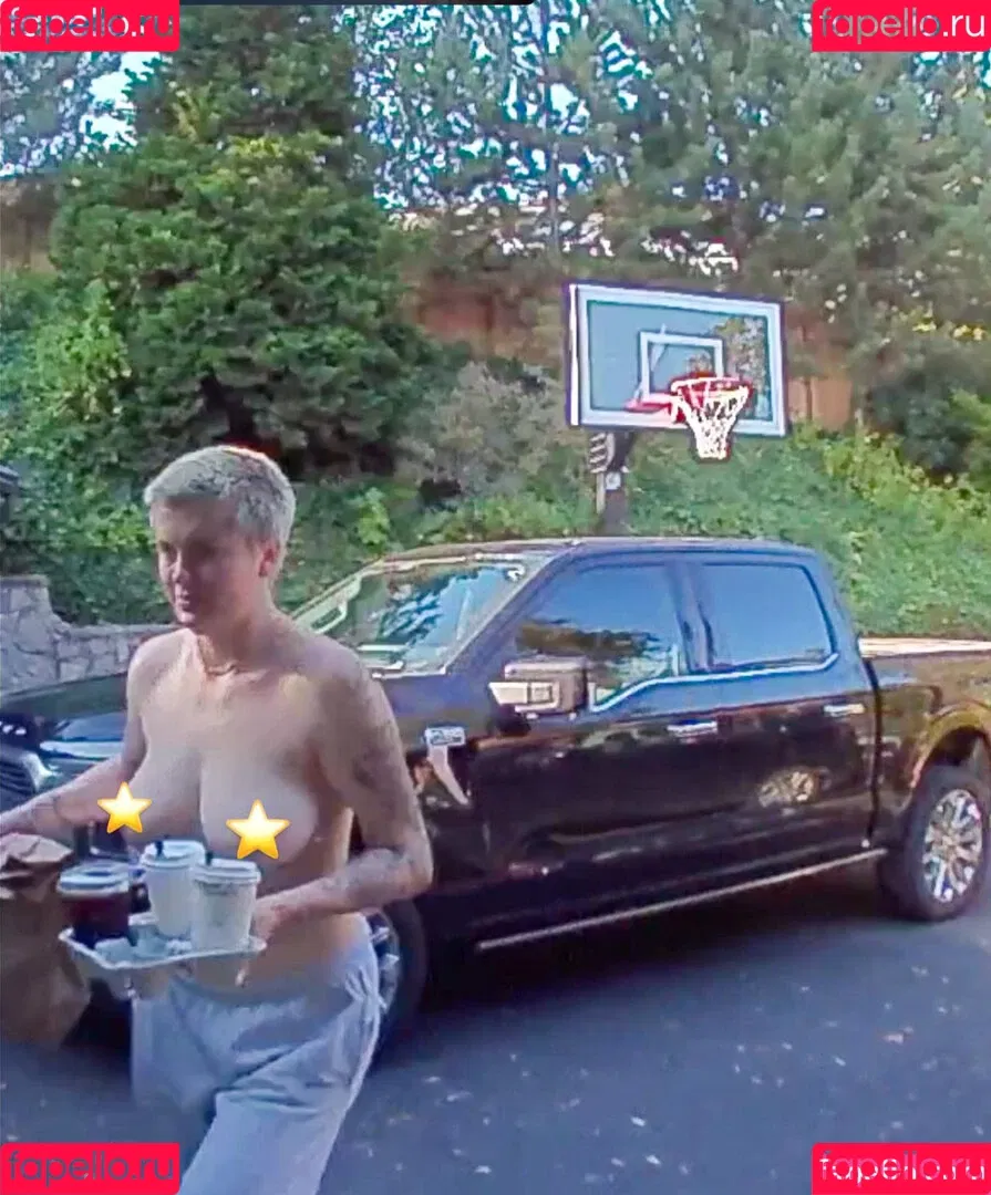 Ireland Baldwin / chloebaldwin... / irelandbasingerbaldwin Onlyfans Photo Gallery 