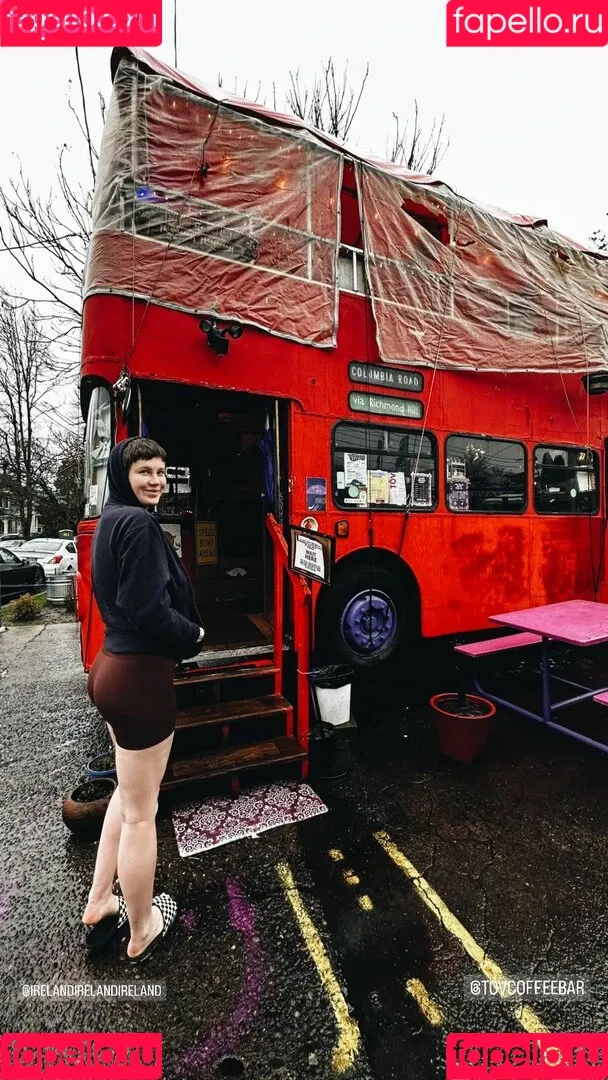 Ireland Baldwin / chloebaldwin... / irelandbasingerbaldwin Onlyfans Photo Gallery 