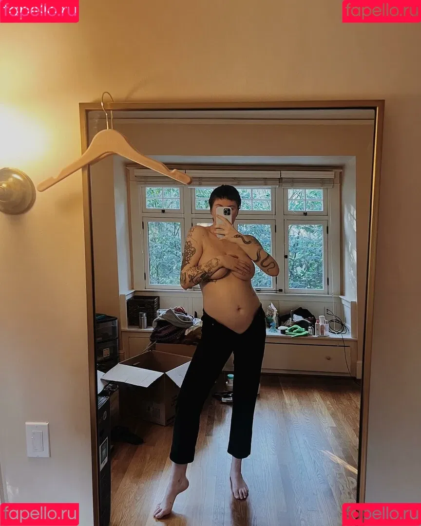 Ireland Baldwin / chloebaldwin... / irelandbasingerbaldwin Onlyfans Photo Gallery 