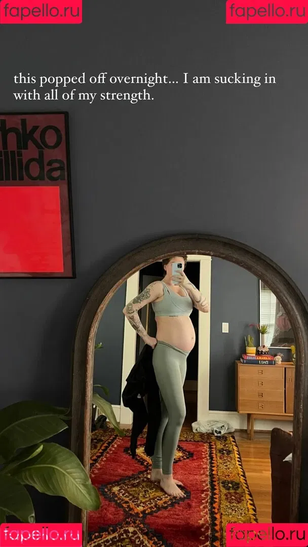 Ireland Baldwin / chloebaldwin... / irelandbasingerbaldwin Onlyfans Photo Gallery 