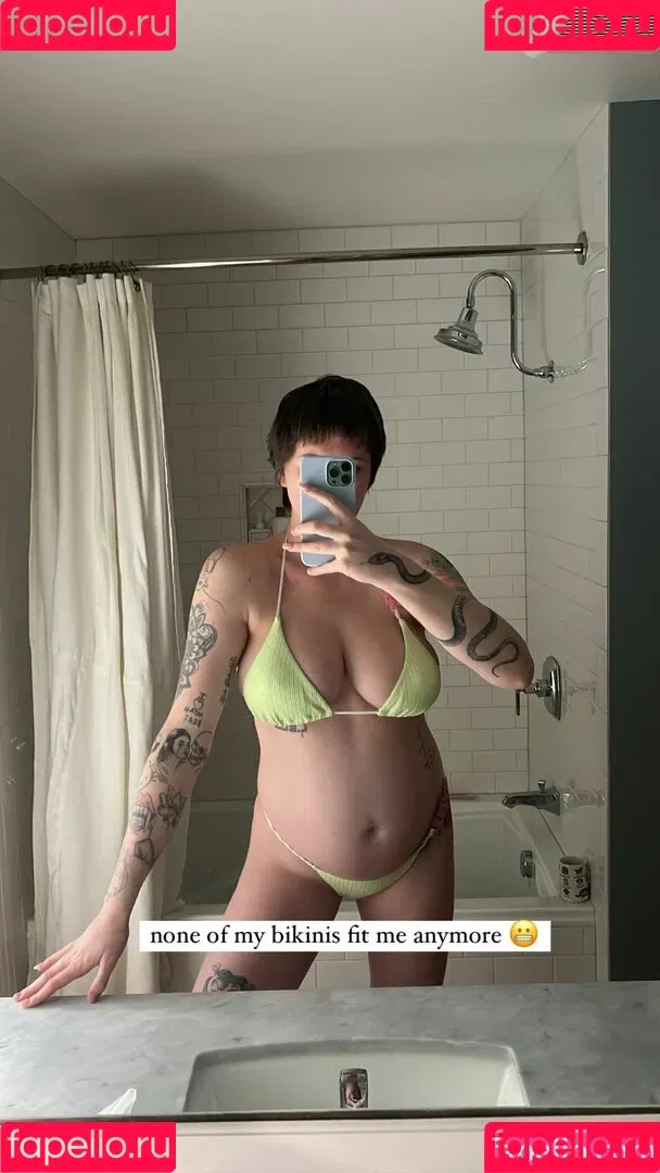 Ireland Baldwin / chloebaldwin... / irelandbasingerbaldwin Onlyfans Photo Gallery 