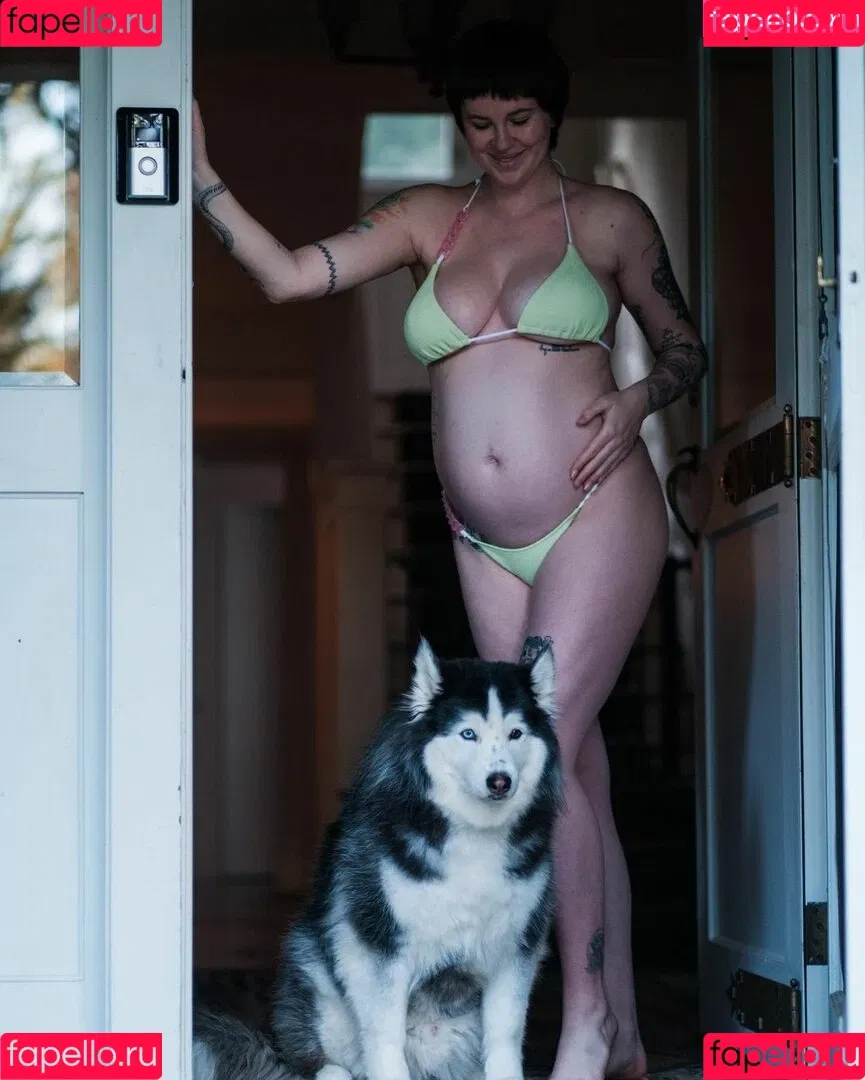 Ireland Baldwin / chloebaldwin... / irelandbasingerbaldwin Onlyfans Photo Gallery 