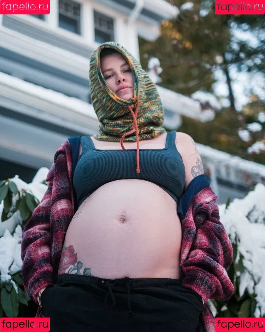 Ireland Baldwin / chloebaldwin... / irelandbasingerbaldwin Onlyfans Photo Gallery 