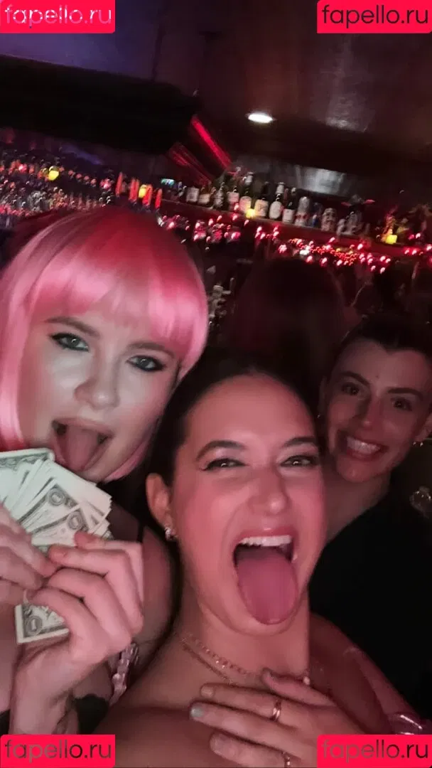 Ireland Baldwin / chloebaldwin... / irelandbasingerbaldwin Onlyfans Photo Gallery 