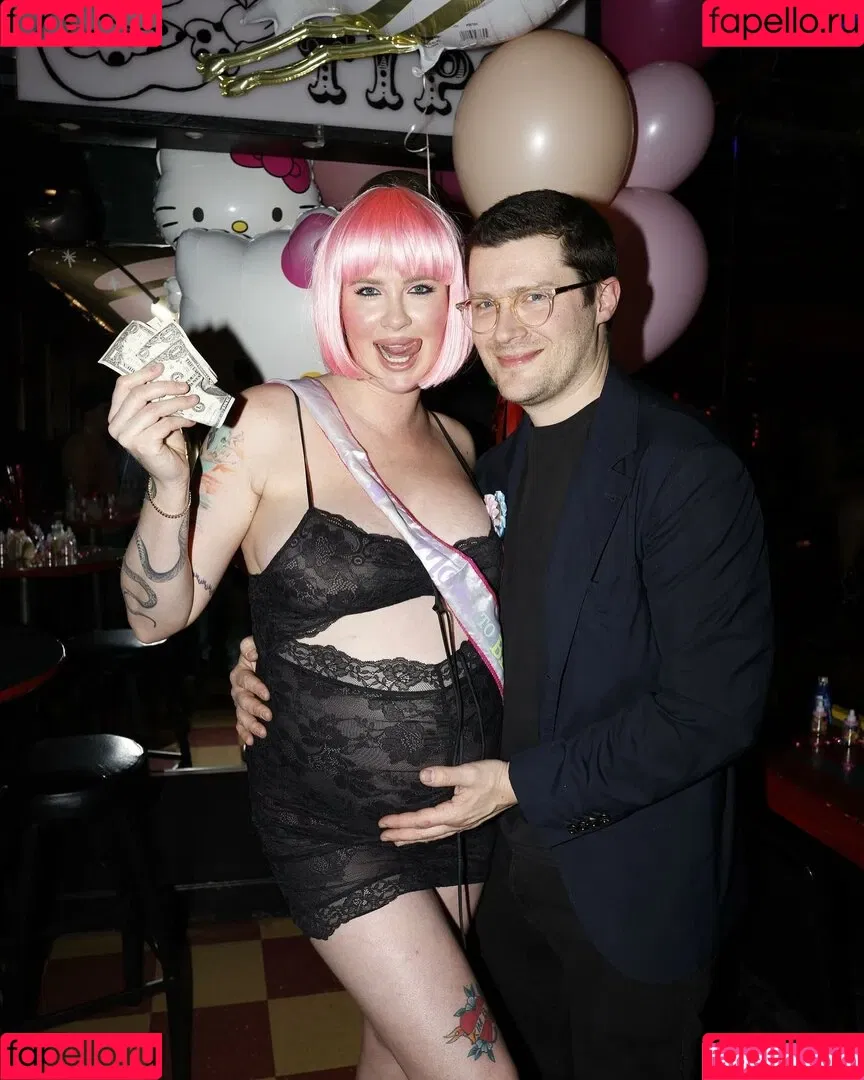 Ireland Baldwin / chloebaldwin... / irelandbasingerbaldwin Onlyfans Photo Gallery 