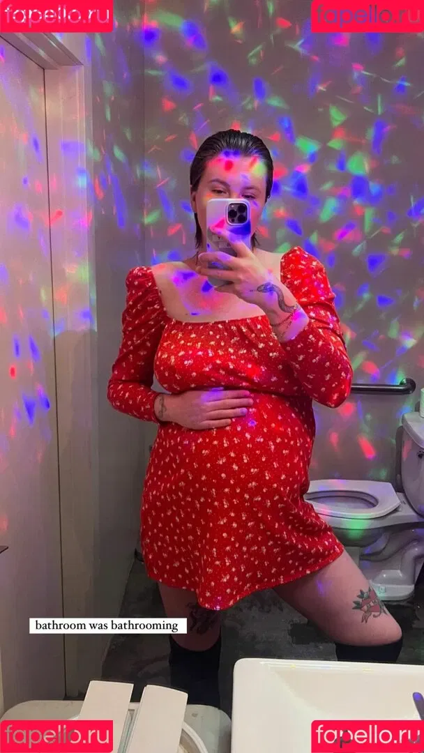 Ireland Baldwin / chloebaldwin... / irelandbasingerbaldwin Onlyfans Photo Gallery 