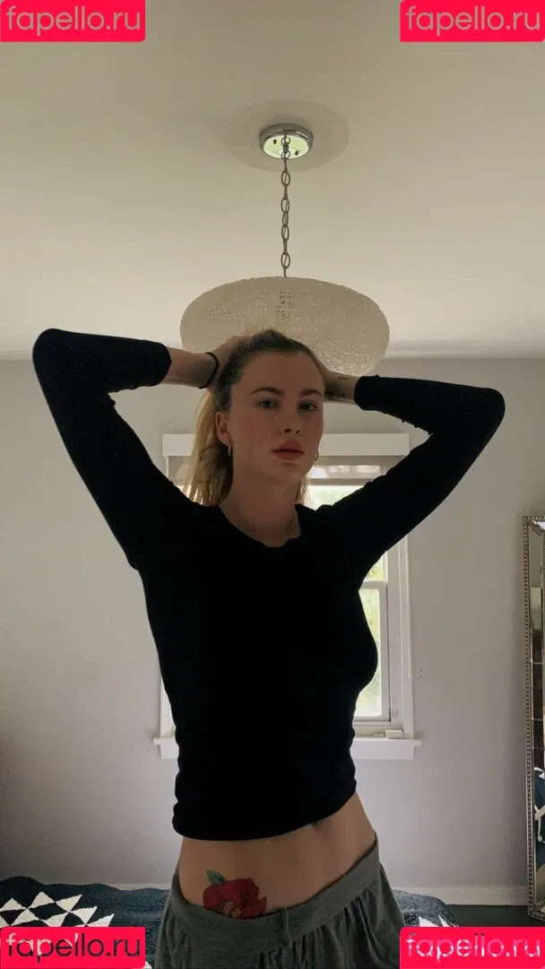 Ireland Baldwin / chloebaldwin... / irelandbasingerbaldwin Onlyfans Photo Gallery 