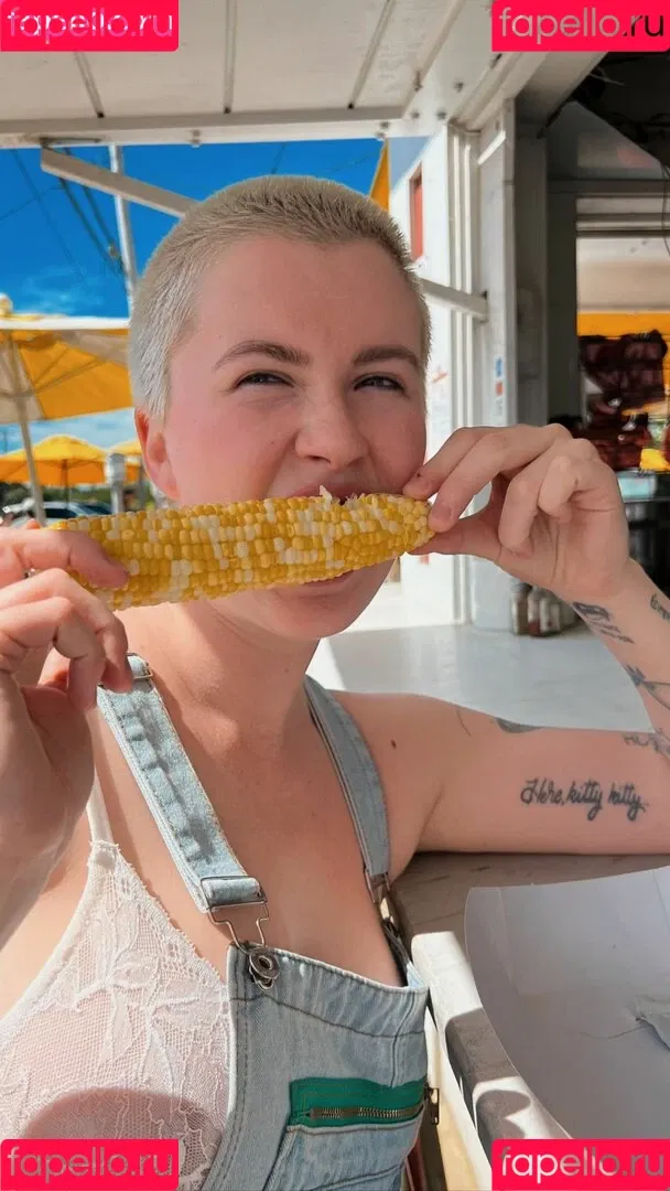 Ireland Baldwin / chloebaldwin... / irelandbasingerbaldwin Onlyfans Photo Gallery 