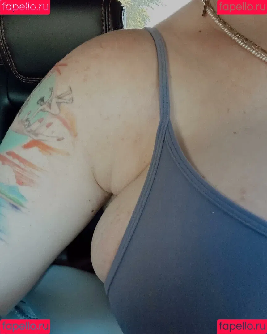 Ireland Baldwin / chloebaldwin... / irelandbasingerbaldwin Onlyfans Photo Gallery 