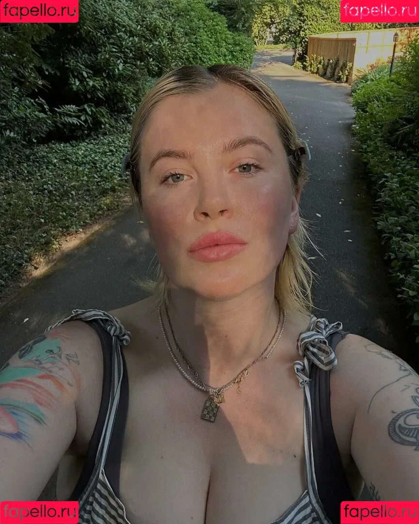Ireland Baldwin / chloebaldwin... / irelandbasingerbaldwin Onlyfans Photo Gallery 