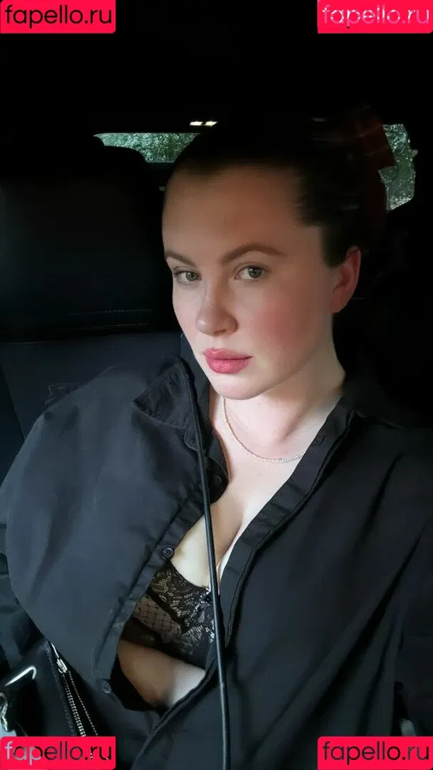 Ireland Baldwin / chloebaldwin... / irelandbasingerbaldwin Onlyfans Photo Gallery 