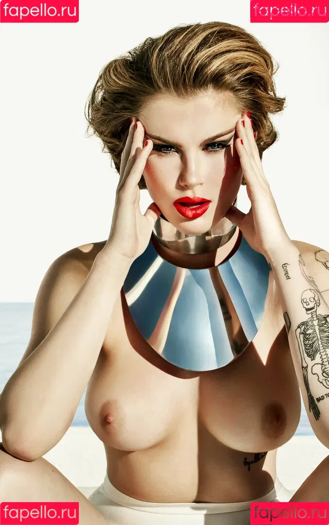 Ireland Baldwin / chloebaldwin... / irelandbasingerbaldwin Onlyfans Photo Gallery 